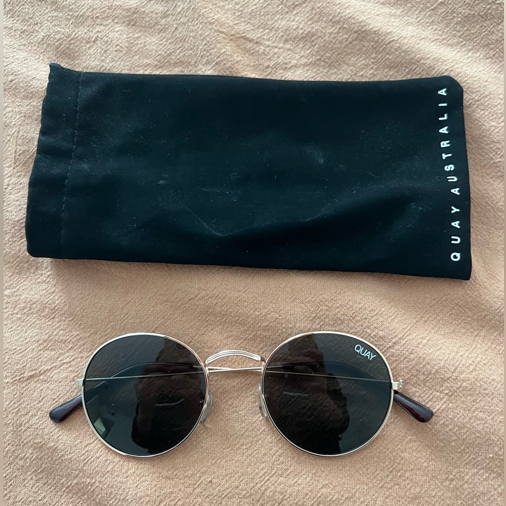 Quay Sunglasses, gold